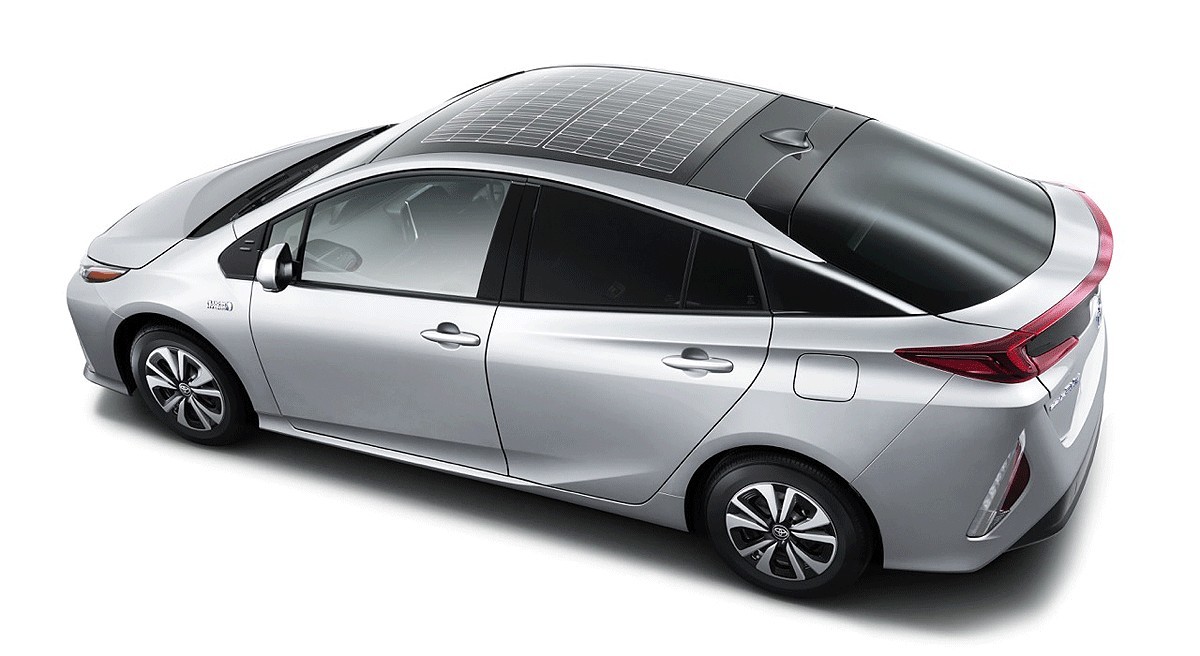 Toyota Prius PHV Солнечная батарея