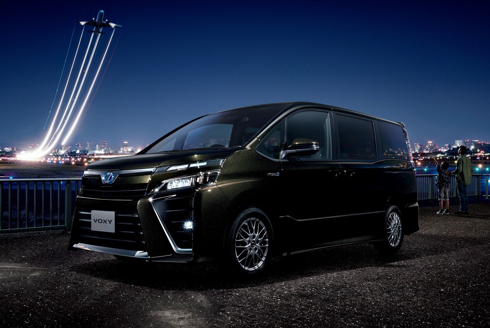 Toyota noah фото